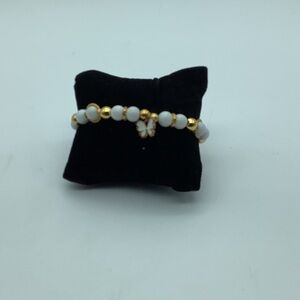 Chic Gold and White Beaded Bracelet